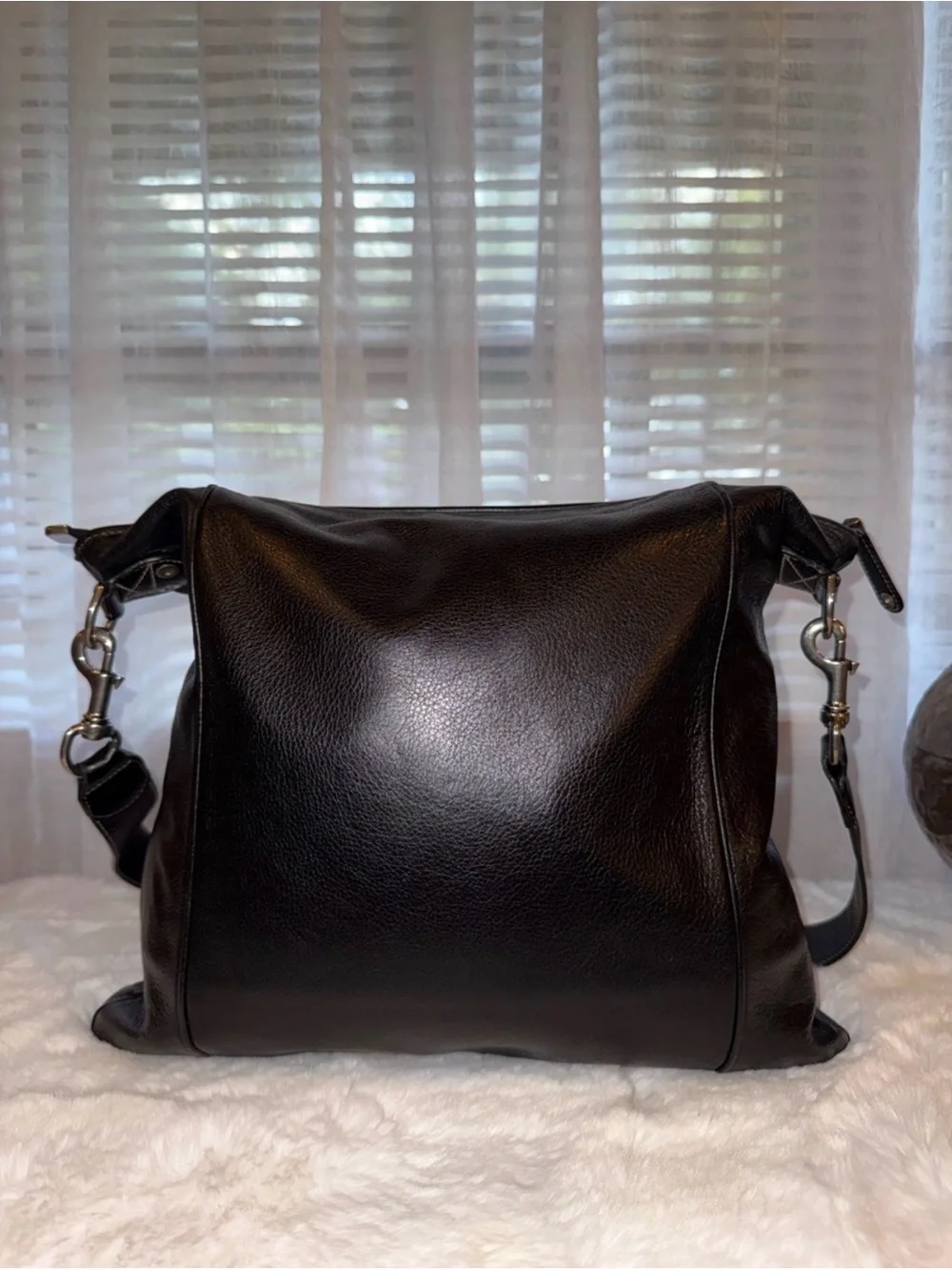 Gucci Black Pebbled Leather Messenger Bag